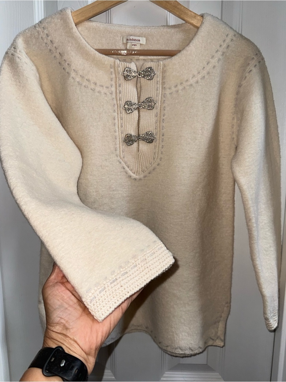 Sundance Cream Merino Wool Crew Neck Sweater PXS Ornate Silver Toggle Close Chic - Picture 4 of 7
